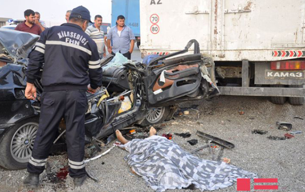 Azərbaycanda dəhşətli qəza - Bir ailənin 3 üzvü öldü, 4-ü yaralandı